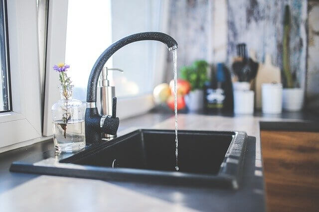 Dampfbügeleisen mit Leitungswasser