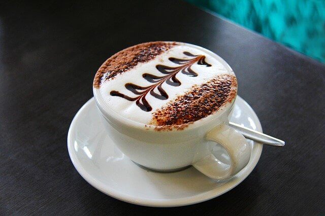Kaffeevollautomat mit Milch