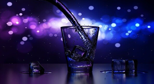 Kühlschrank mit Wasserspender